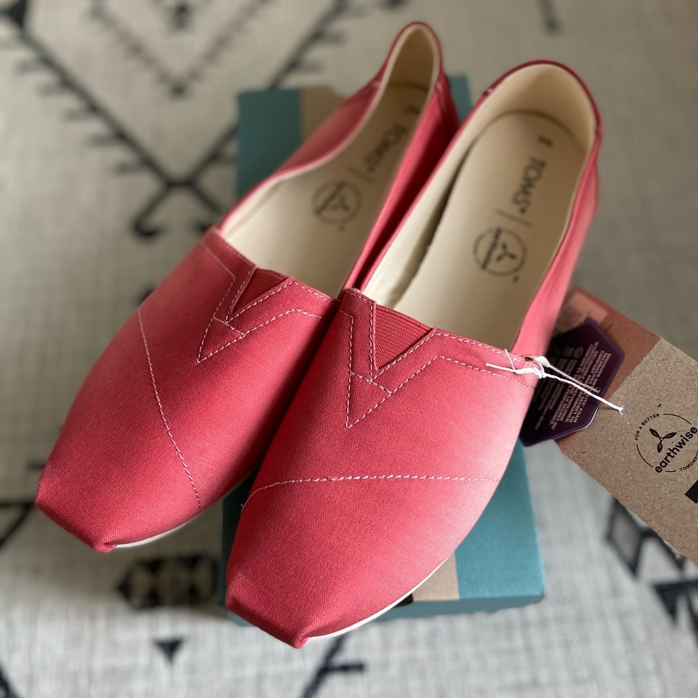 NWT Tom’s Pink Canvas Shoes